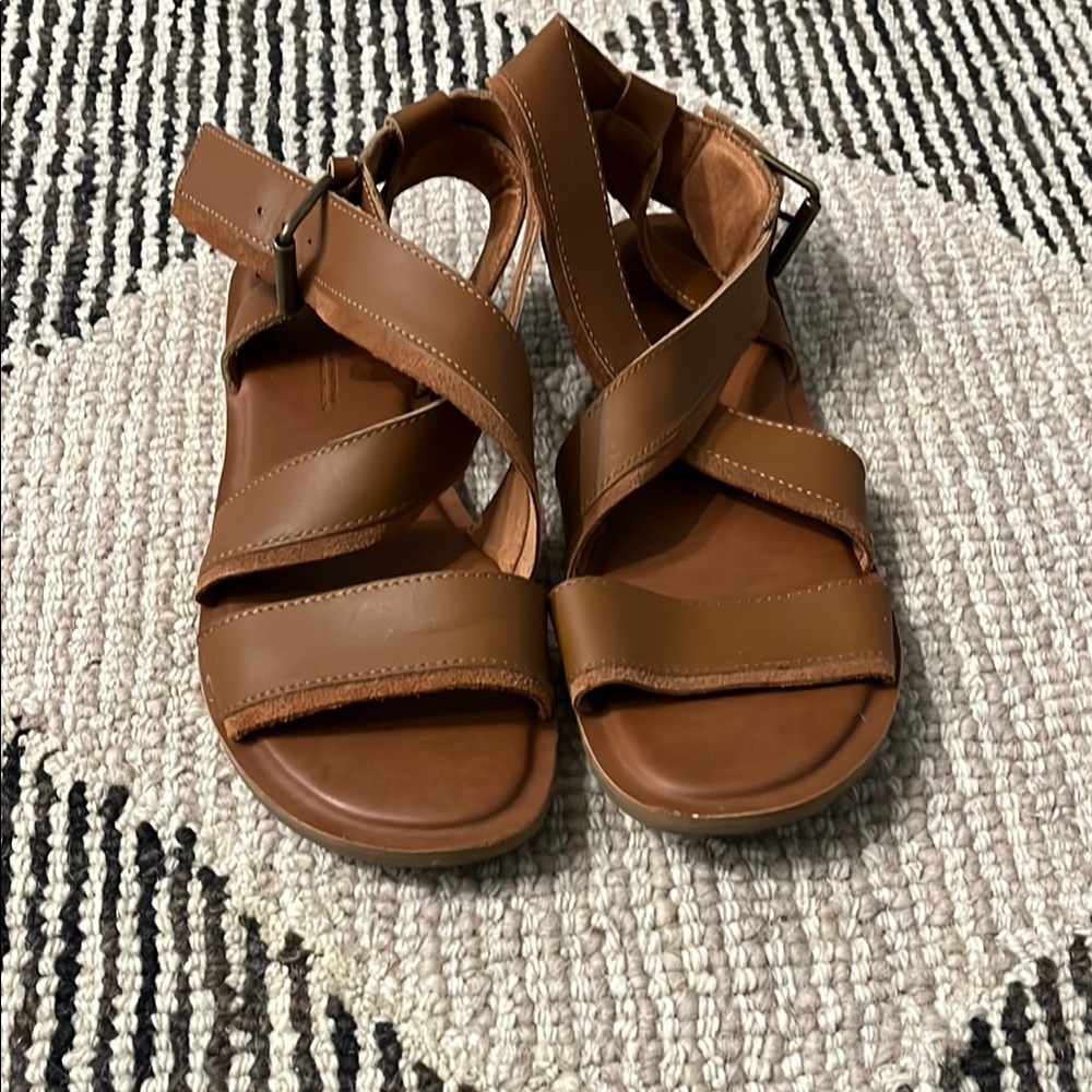 Toms sandals